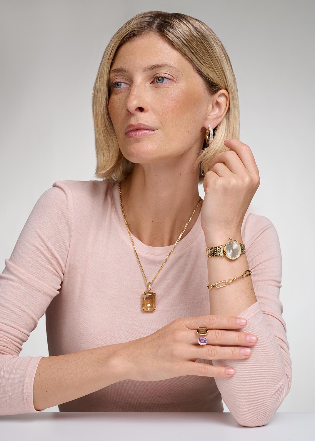 Серьги кольца Swarovski Dextera 5618305 Серьги кольца Swarovski Dextera 5618305