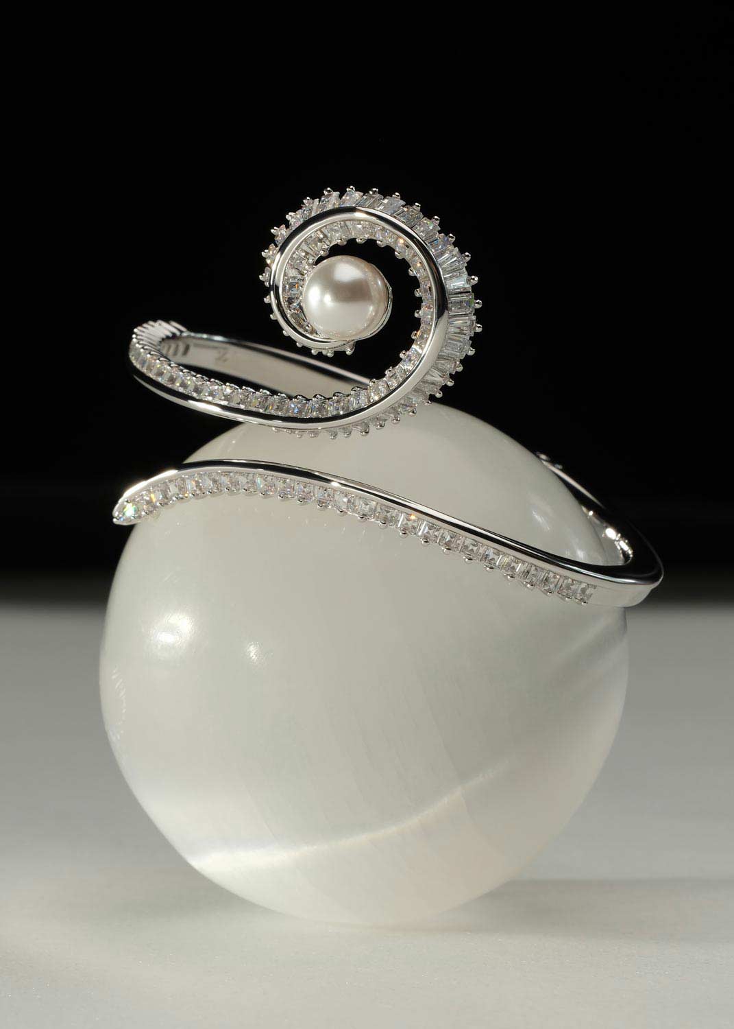 Жесткий браслет Swarovski Ariana Grande x Swarovski 5720863 (M) Жесткий браслет Swarovski Ariana Grande x Swarovski 5720863 (M)