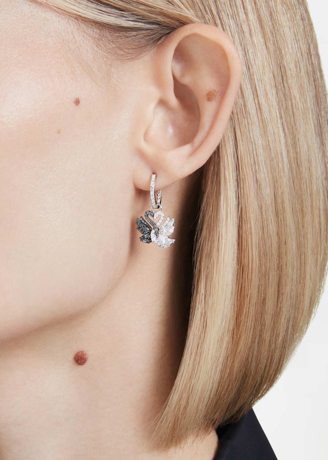 Серьги с подвесками Swarovski Swan 5720879-DF